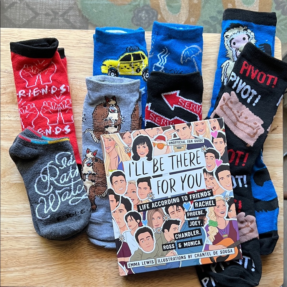 Friends Unofficial Fan Guide plus cute socks! 🧦📚🐵☕️